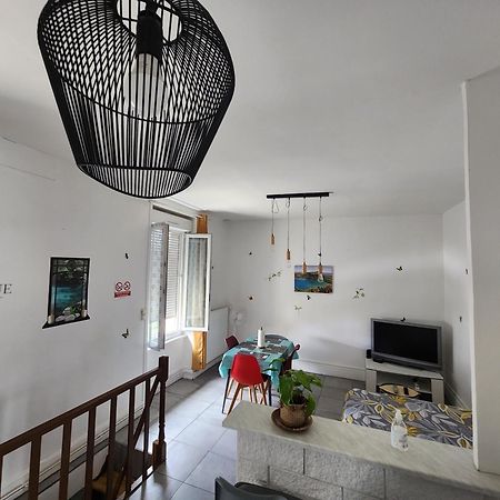 Appartement Duplex F2 Tout Confort Proche Centre Ville Avec Parking Gratuit Montlucon Luaran gambar