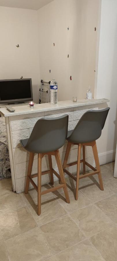 Appartement Duplex F2 Tout Confort Proche Centre Ville Avec Parking Gratuit Montlucon Luaran gambar