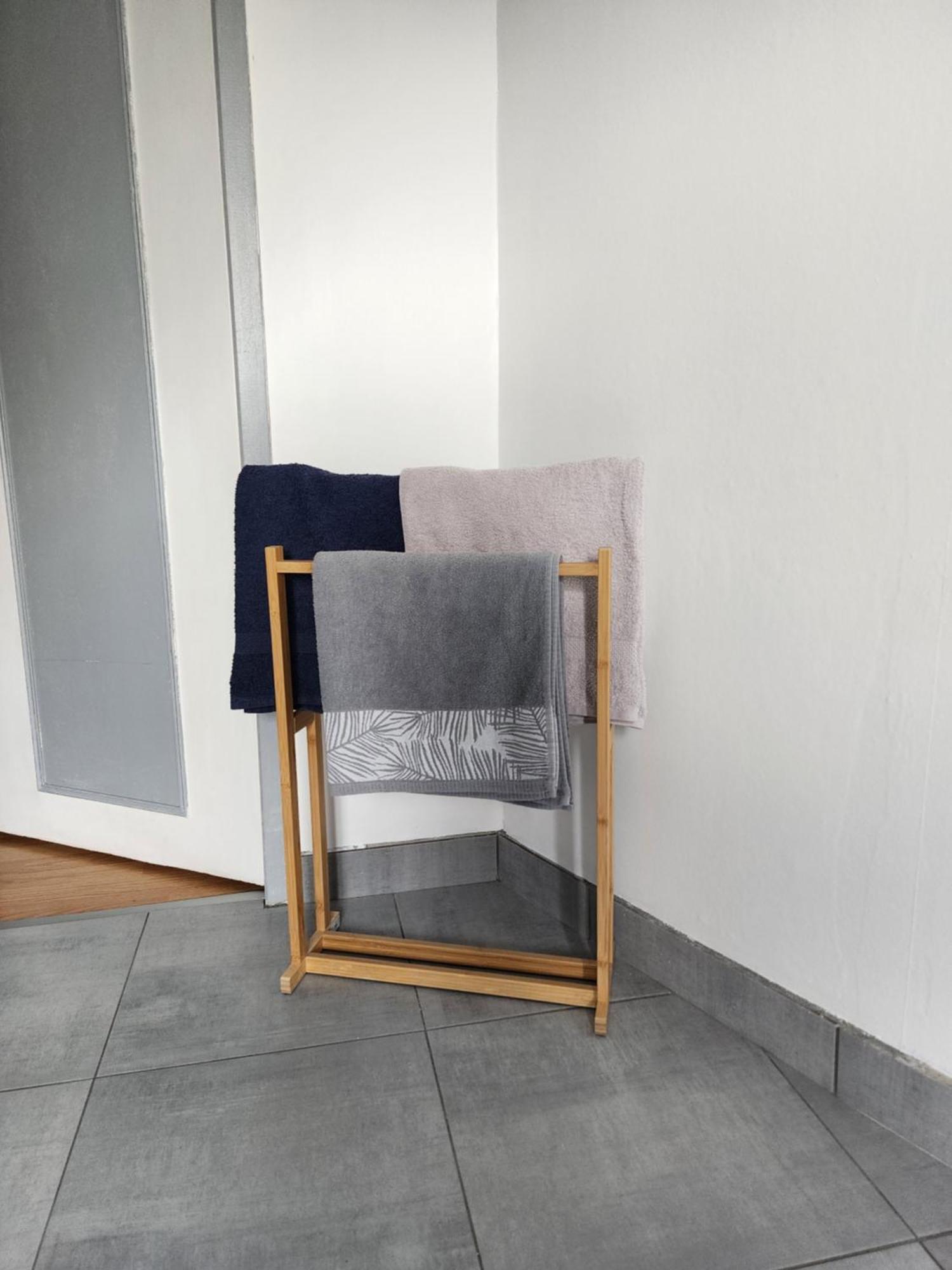 Appartement Duplex F2 Tout Confort Proche Centre Ville Avec Parking Gratuit Montlucon Luaran gambar